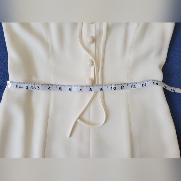 Dolce& Gabbana Bow-Emblished Cady Midi Dress. Size 44(Italian) to 8 US . - Picture 10 of 16